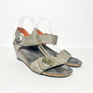 Taos Carousel 2 Wedge Sandals Tan Gray Size 42 11 Women’s